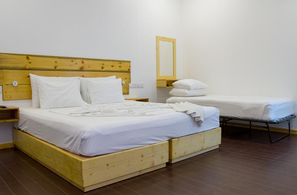 Royal Pearl Inn 马富施 外观 照片