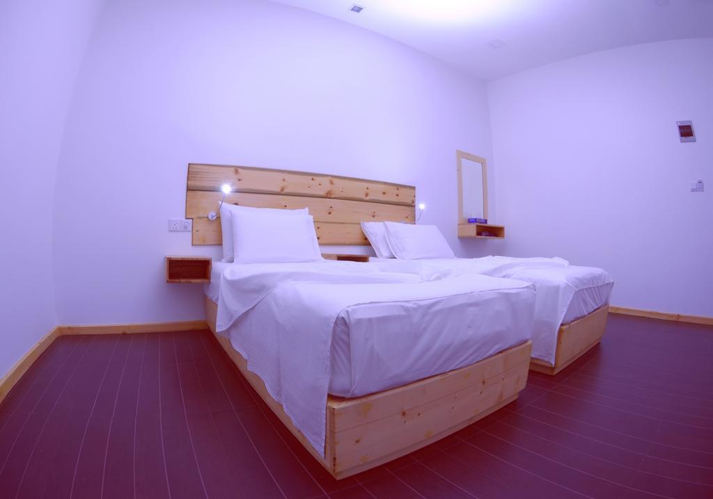 Royal Pearl Inn 马富施 外观 照片