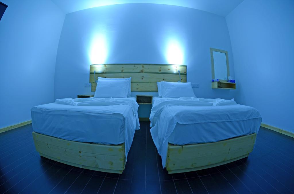 Royal Pearl Inn 马富施 外观 照片